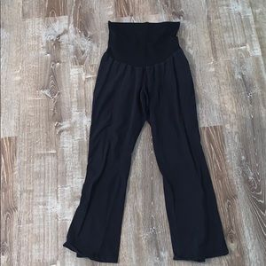 Maternity yoga pants